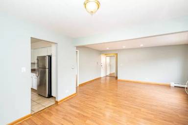 Main picture of 8152 Elmwood Ave