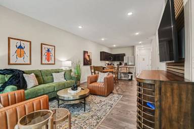 Main picture of 2468 Houston Rd