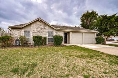 Main picture of 525 David Dr