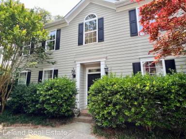 Main picture of 5412 Holly Rd