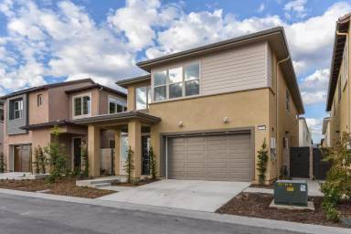 Main picture of 127 Turnstone