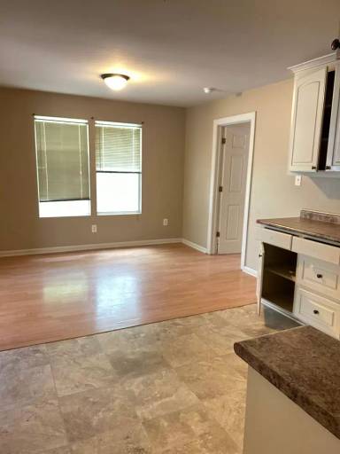 Main picture of 2834 Essex St