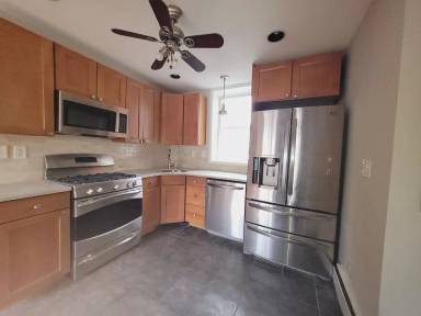 Main picture of 27-29 Highland Ave
