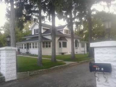 Main picture of 3746 Fairview Ave