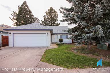 Main picture of 301 NE 132nd Ct