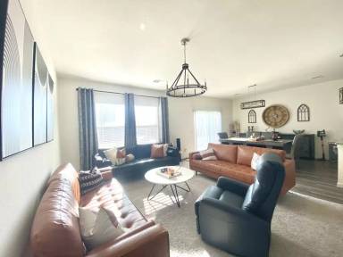 Main picture of 6302 Highland Trail Dr