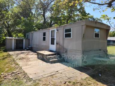 Main picture of 921 Orchard St