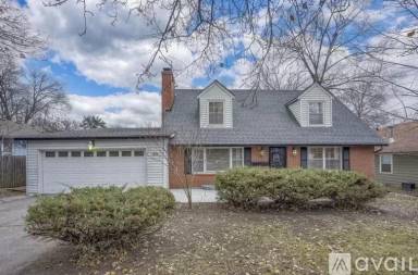 Main picture of 7711 Grand Ave