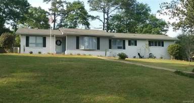 Main picture of 205 Oakwood Dr