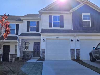 Main picture of 914 Powder Creek Dr