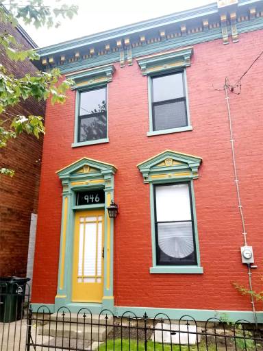 Main picture of 946 York St