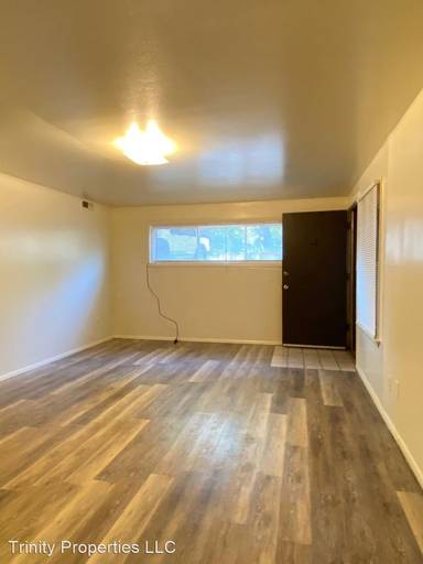Main picture of 1124 SW Lane St