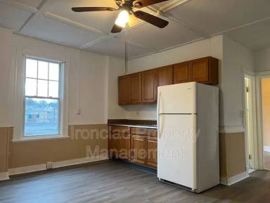 Main picture of 640 Arch St
