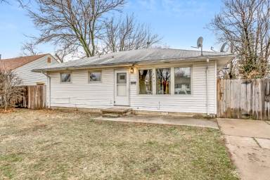 Main picture of 2451 N Chautauqua Ave