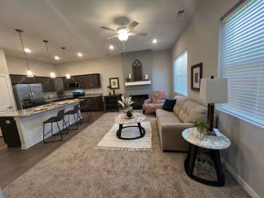 Main picture of 1725 Hillcrest Dr