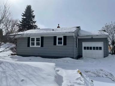 Main picture of 702 W Bancroft Ave