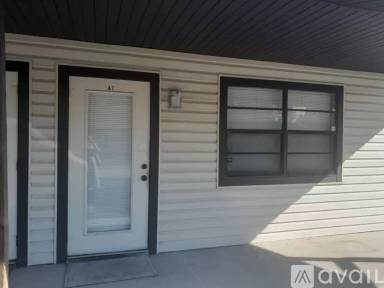 Main picture of 927 S Ridgewood Ave