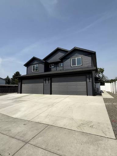 Main picture of 13303 E Alki Ave