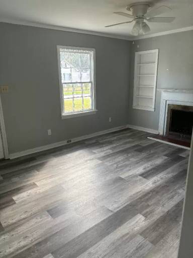 Main picture of 158 W Collins St