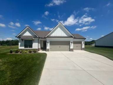 Main picture of 256 Clover Cir
