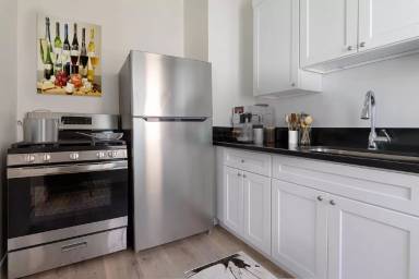 Main picture of 727 S Mariposa Ave