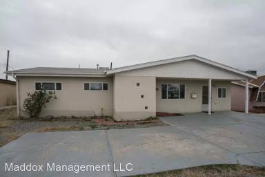 Main picture of 11612 Constitution Ave NE