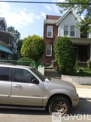 Main picture of 1924 W Venango St