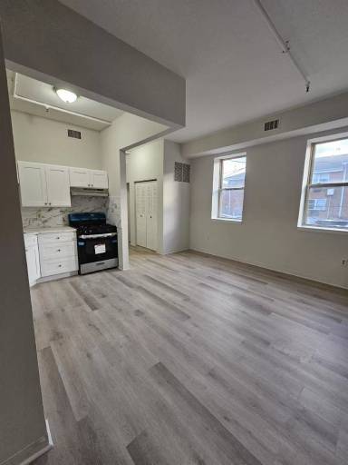 Main picture of 167 E 31st St