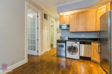 Main picture of 68 Clinton St