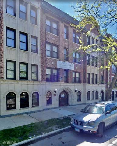 Main picture of 4625 S Drexel Blvd