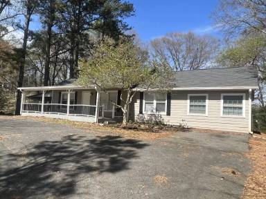 Main picture of 261 Piedmont Rd NE