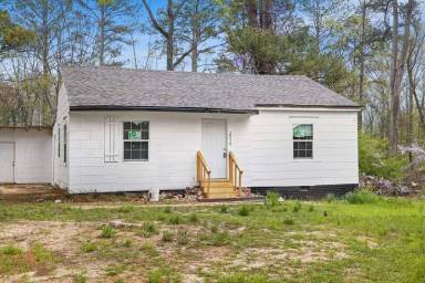 Main picture of 2956 La Salle St