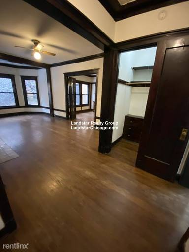 Main picture of 2418 N Sawyer Ave