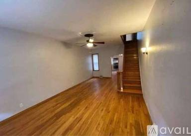 Main picture of 3022 E Thompson St