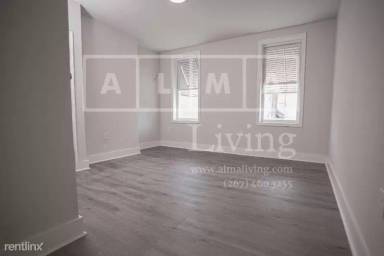 Main picture of 2522 N Chadwick St