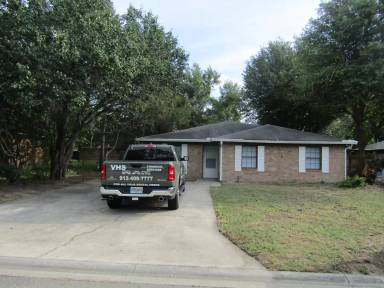 Main picture of 201 Garden Cir