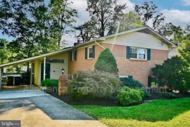 Main picture of 2501 Stirrup Ln