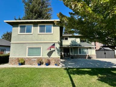 Main picture of 970 Easy St