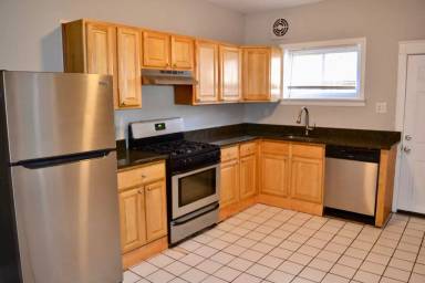 Main picture of 936 N 66th St