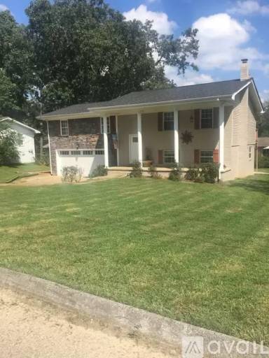 Main picture of 98 Joan Dr