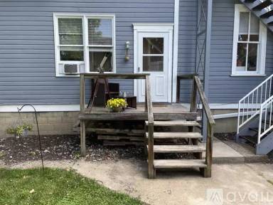 Main picture of 66 Beaver St