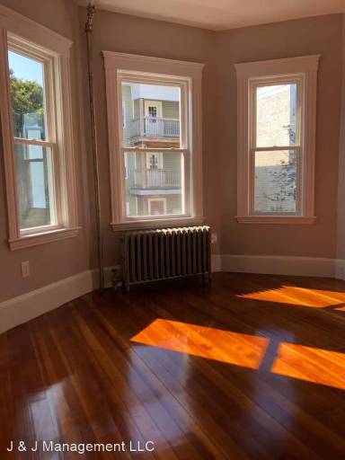 Main picture of 20 Corona St