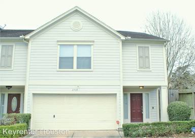Main picture of 2735 Woodridge Manor Dr