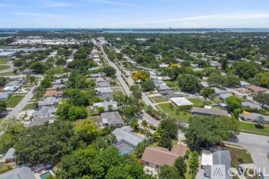Main picture of 2444 Siesta Dr