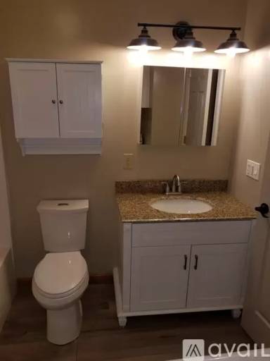 Main picture of 26 N Elm St