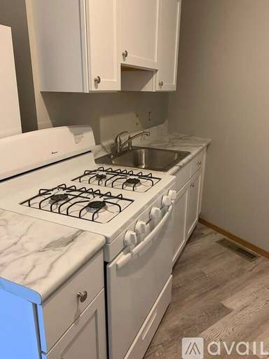 Main picture of 2500 W Bethel Pl