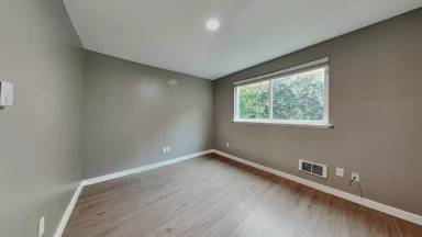 Main picture of 1105 S Woodlawn St