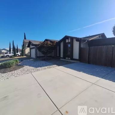 Main picture of 741 Castlewood Ct