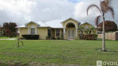 Main picture of 388 SW Paar Dr
