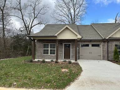 Main picture of 210 Cypress Rdg